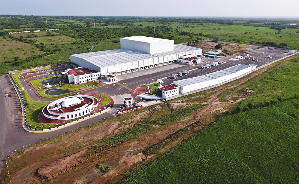 Su una superficie totale di 4.610 m², Mecalux ha realizzato un magazzino automatico autoportante di circa 30 m di altezza e con una capacità di oltre 28.000 pallet