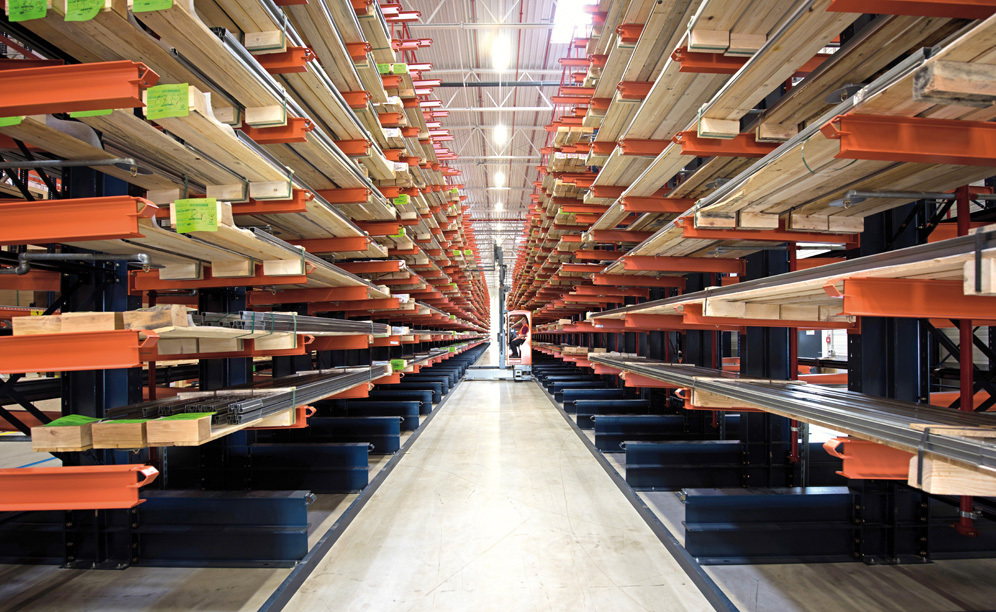 I bracci a sbalzo fissati alle colonne, possono essere adeguati alle future esigenze logistiche del magazzino