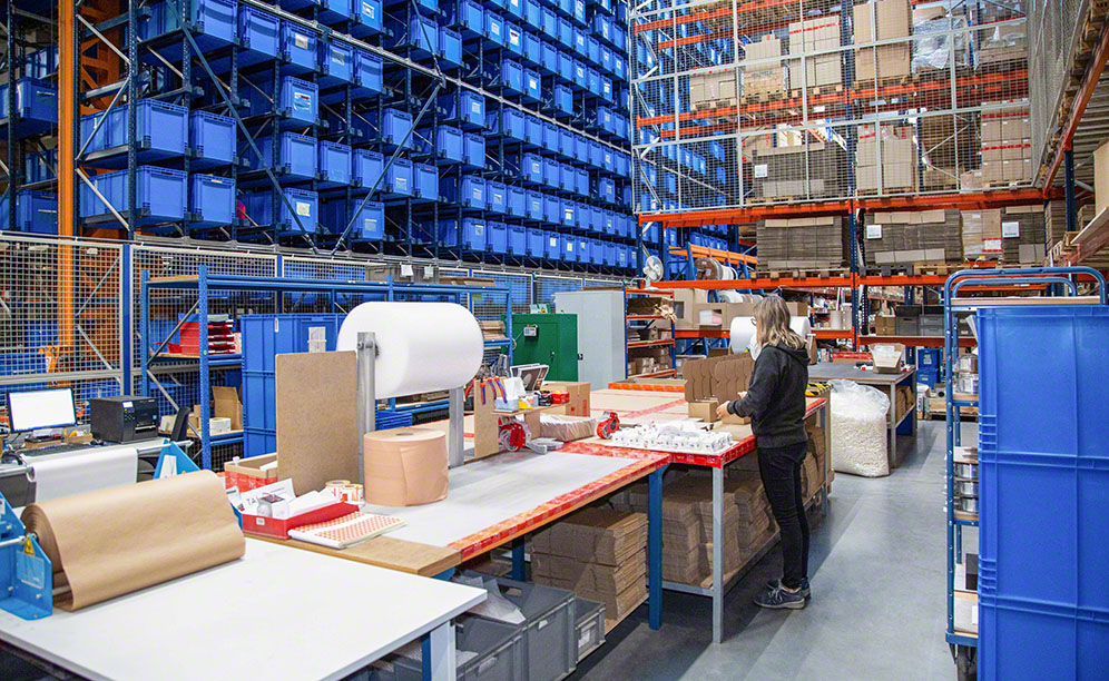 TAL stocca 6.300 contenitori in soli 178 m² di superficie